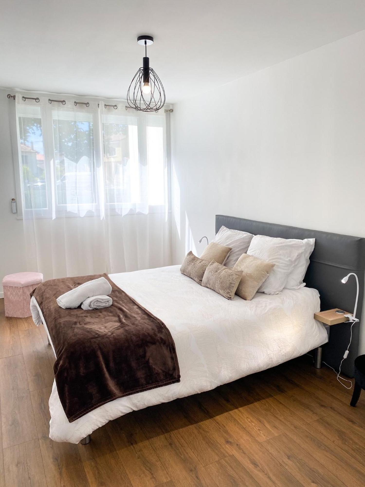 T3 Moderne Avec Balcon Terrasse Et Parking Gratuit Lejlighed Niort Eksteriør billede